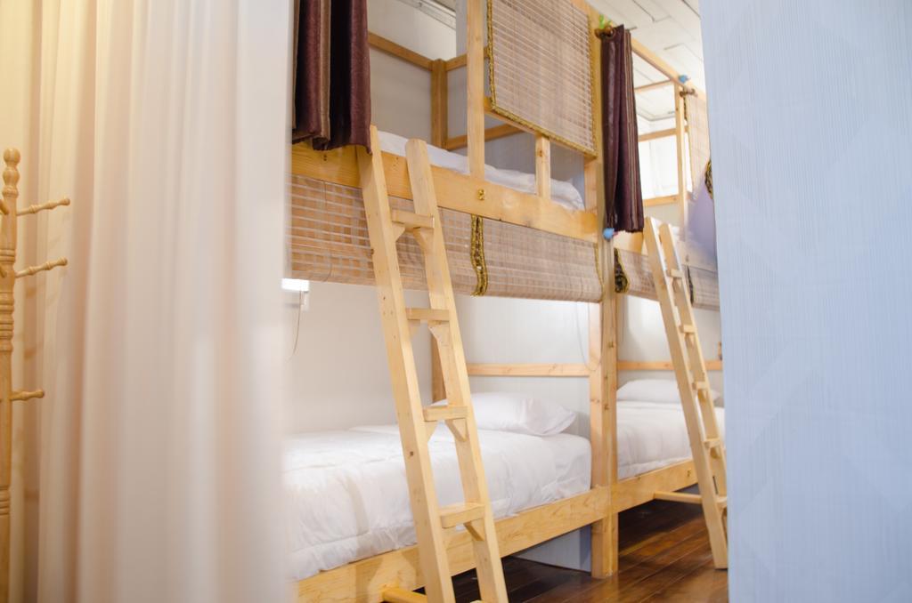 Bed And Butler Hostel Banguecoque Quarto foto