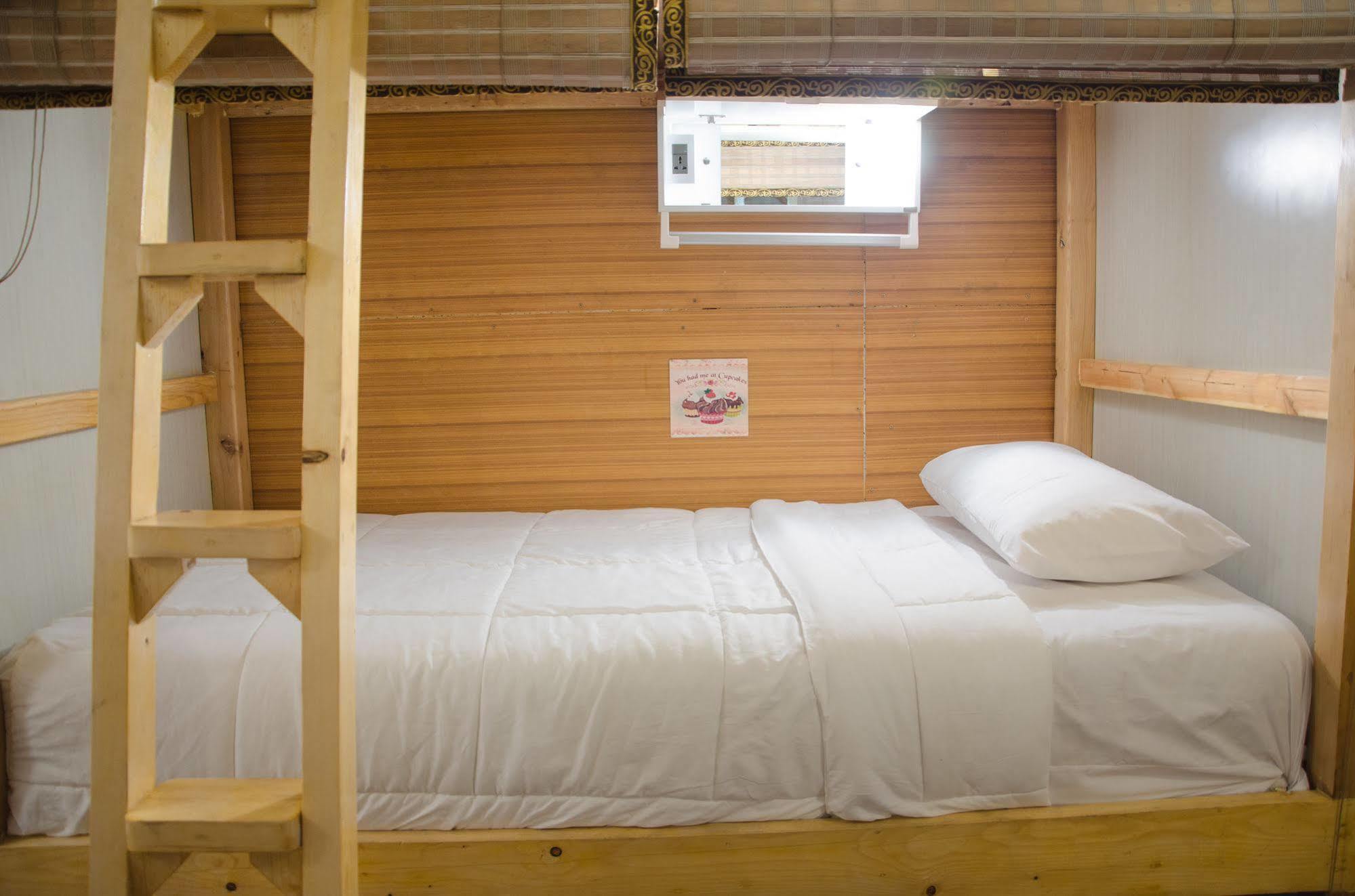 Bed And Butler Hostel Banguecoque Exterior foto